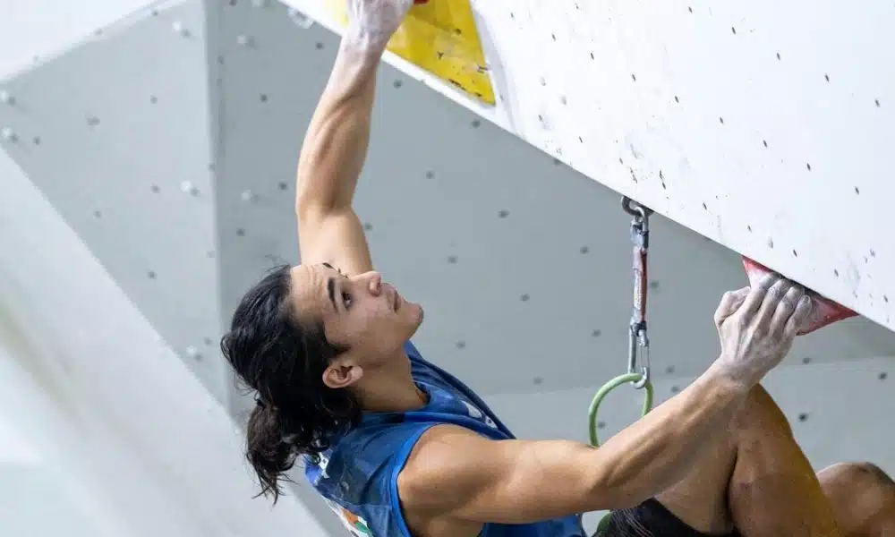 Samuel Silva e Mateus Bellotto param na semifinal do Mundial Juvenil de escalada