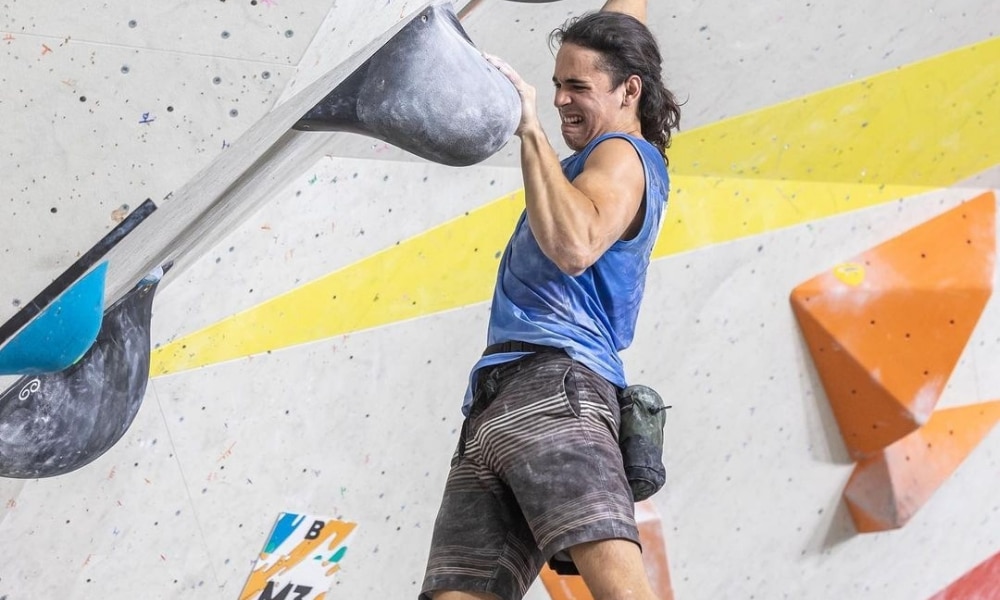 Samuel Silva e Mateus Bellotto avançam à semi do Mundial Juvenil de escalada