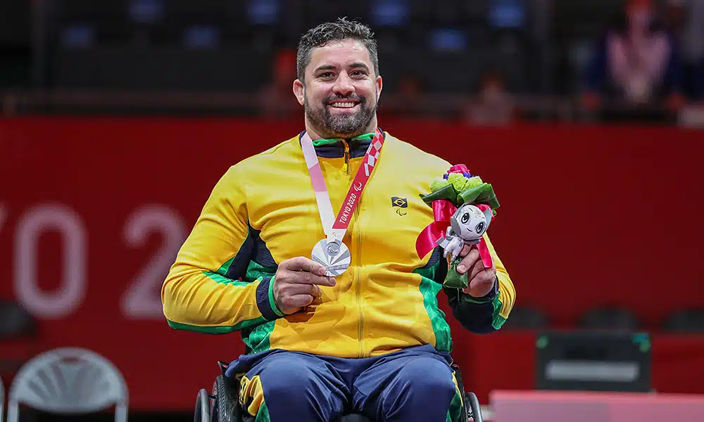 Jovane Guissone esgrima de cadeira de rodas esgrima de CR espada Jogos Paralímpicos Tóquio-2020