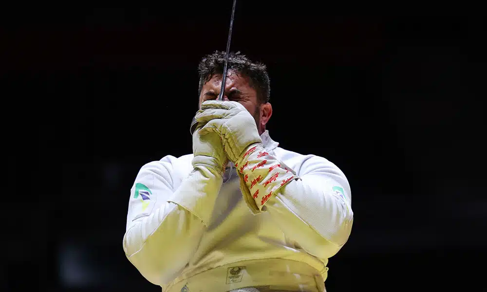 Jovane Guissone esgrima de cadeira de rodas esgrima de CR espada Jogos Paralímpicos Tóquio-2020