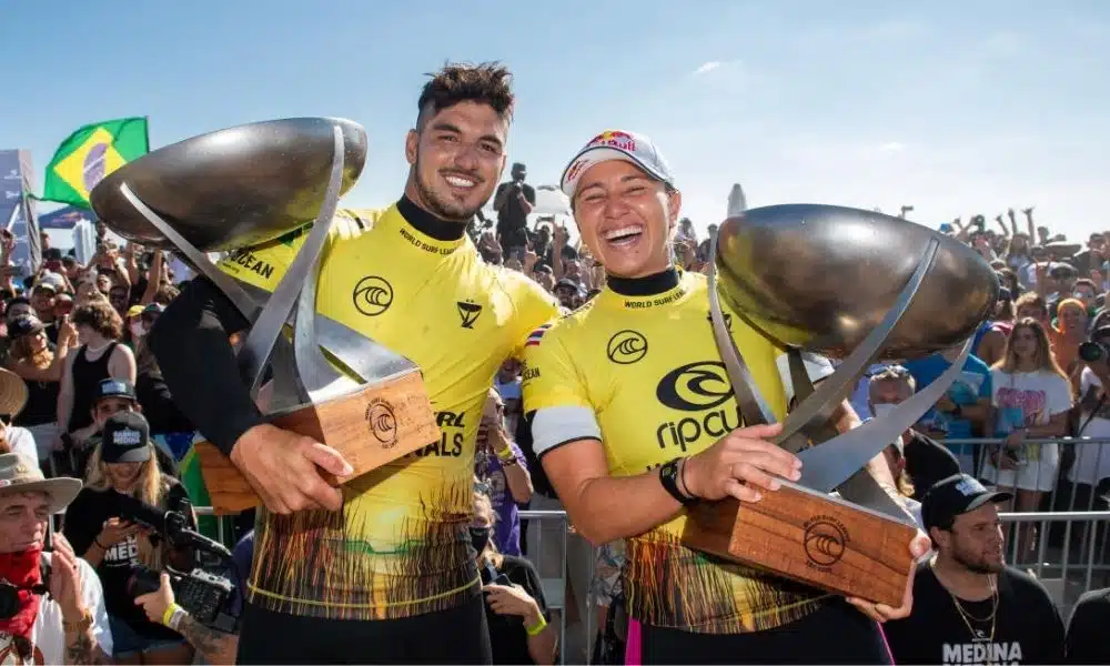 Gabriel Medina e Carissa Moore campeões mundiais de surfe 2021 trestles