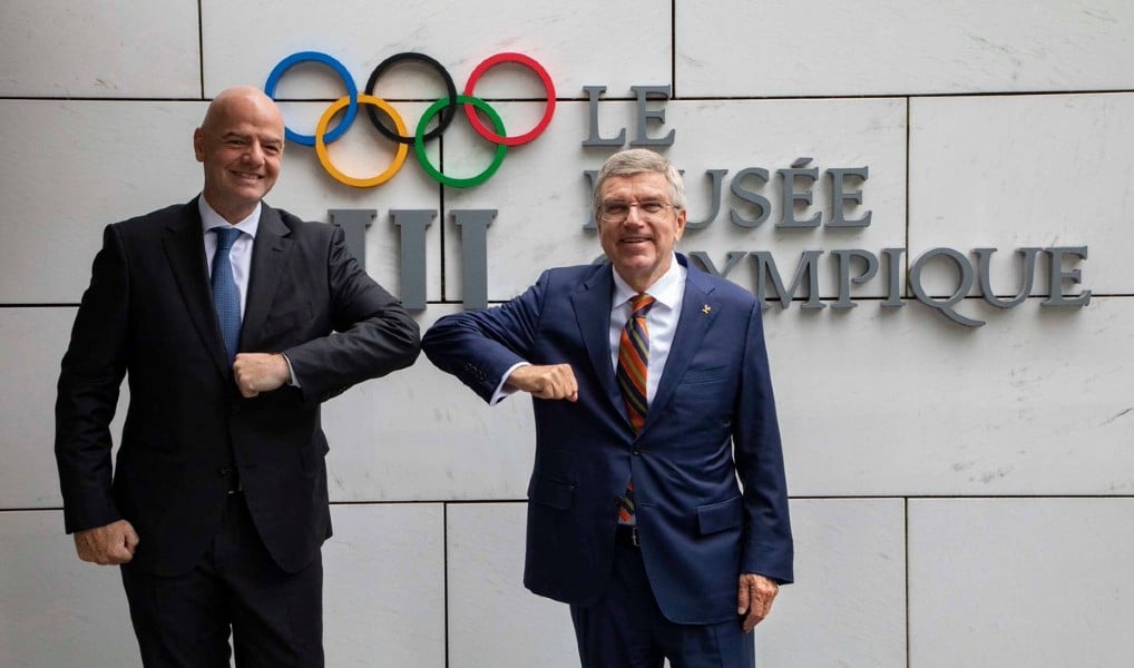 Gianni Infantino e Thomas Bach