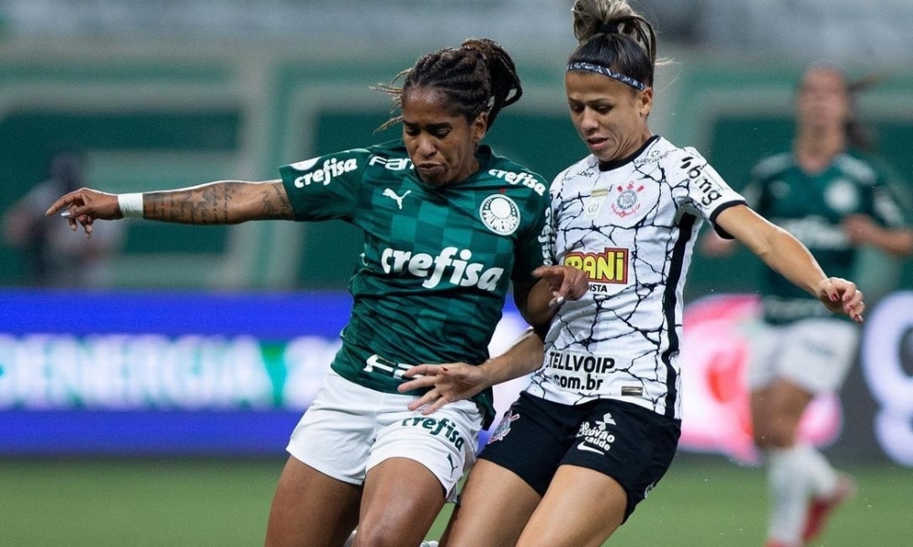 Palmeiras e Corinthians duelam pelo Paulistão Feminino