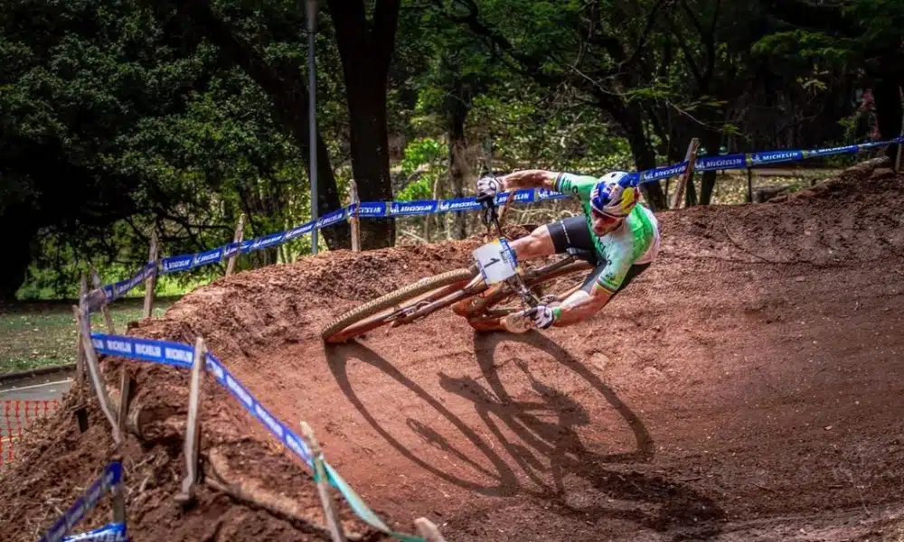 Henrique Avancini e Karen Olímpio vencem short track na etapa de Araxá da Copa Internacional de Mountain Bike