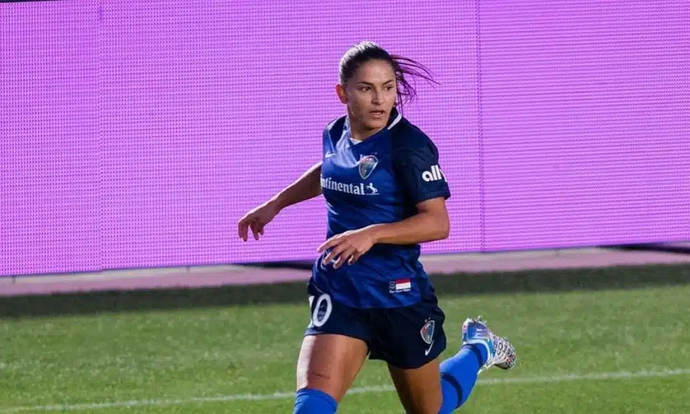 debinha nwsl north carolina courage