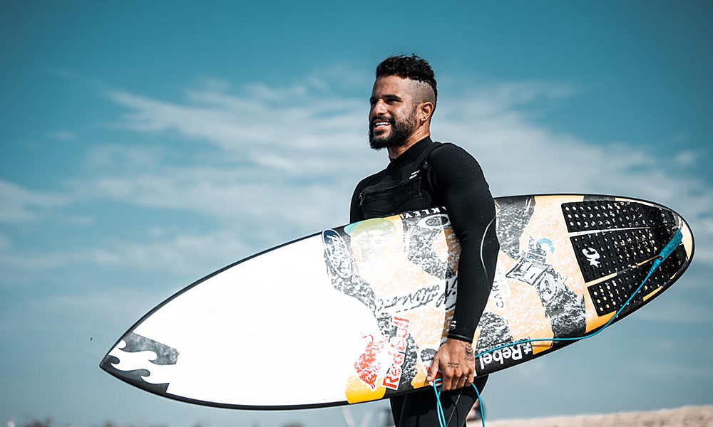 Italo Ferreira surfe Challenger Series Portugal