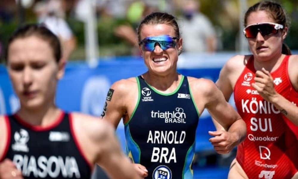 Djenyfer Arnold é a 14ª na etapa de Abu Dhabi da Série Mundial de triatlo