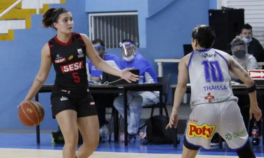 Beatriz Aneas faz duplo-duplo e Araraquara bate Catanduva pelo Paulista