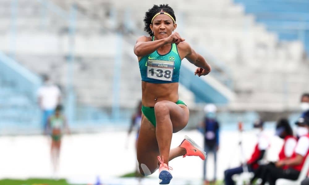 Keila Costa anuncia aposentadoria, mas segue como treinadora e gestora