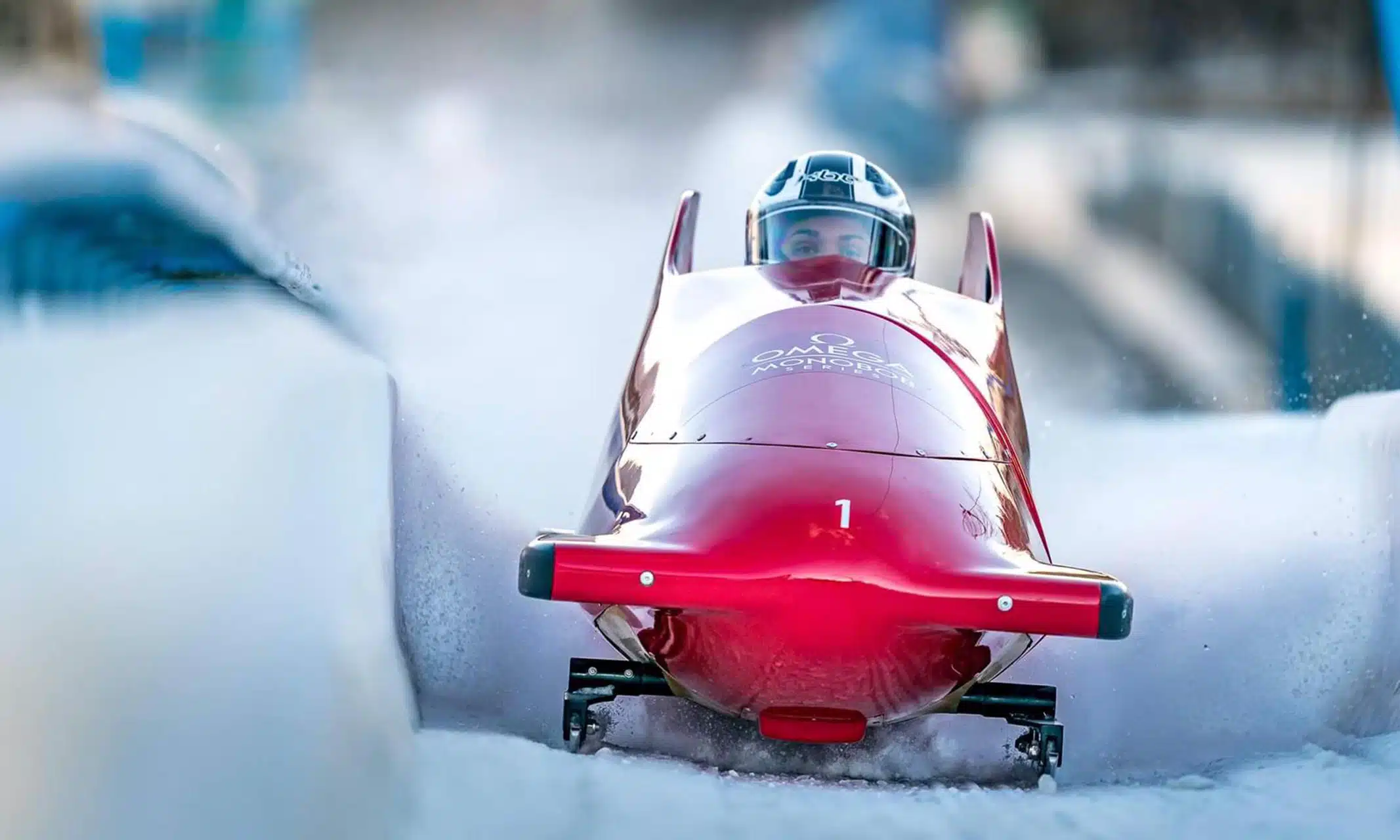 Marina Tuono durante competição no Monobob