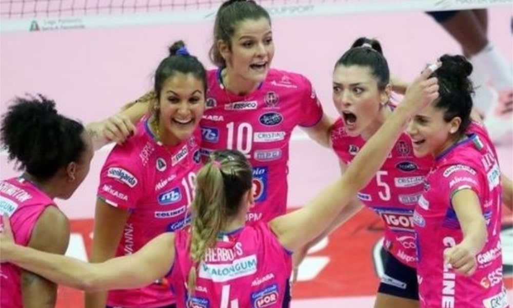 Times de Rosamaria e Ana Cristina estreiam com vitória na Champions League de vôlei feminino