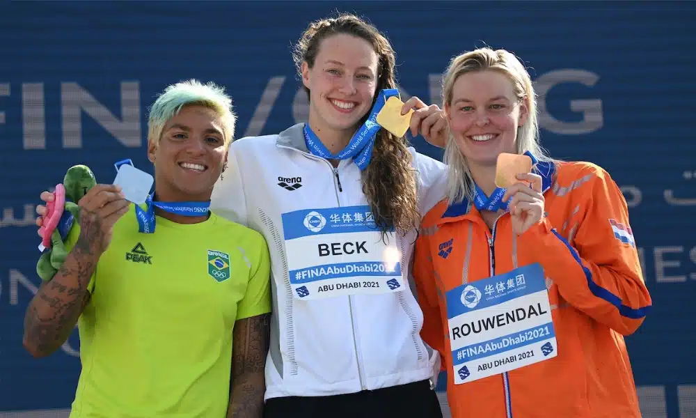 Ana Marcela Cunha chega em 2º na última etapa do Circuito Mundial de maratona aquática