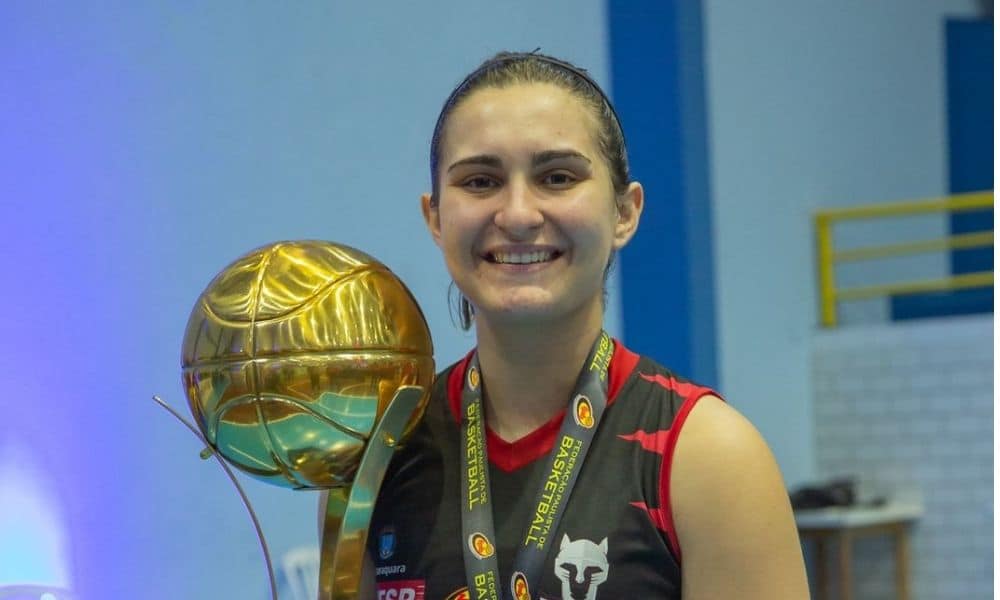 Beatriz Anéas brilha com o Sesi/Araraquara basquete