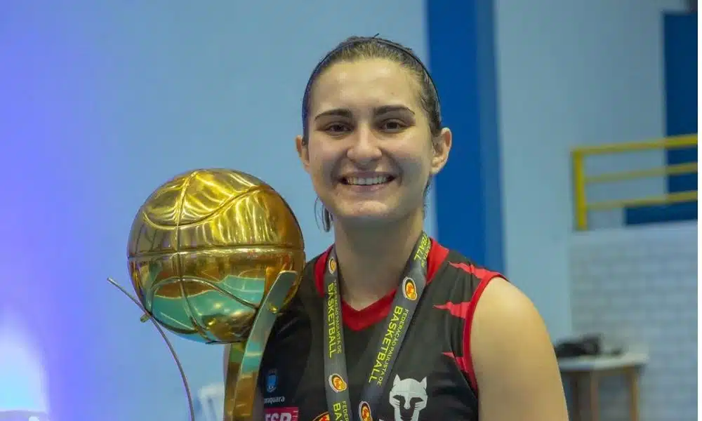 Beatriz Anéas brilha com o Sesi/Araraquara basquete