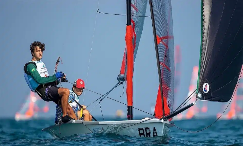 No penúltimo dia do Mundial da Juventude de vela, Lorenzo Ballestrin e Pedro Breternitz e Gabriela Vassel e Larissa Oliveira são os destaques