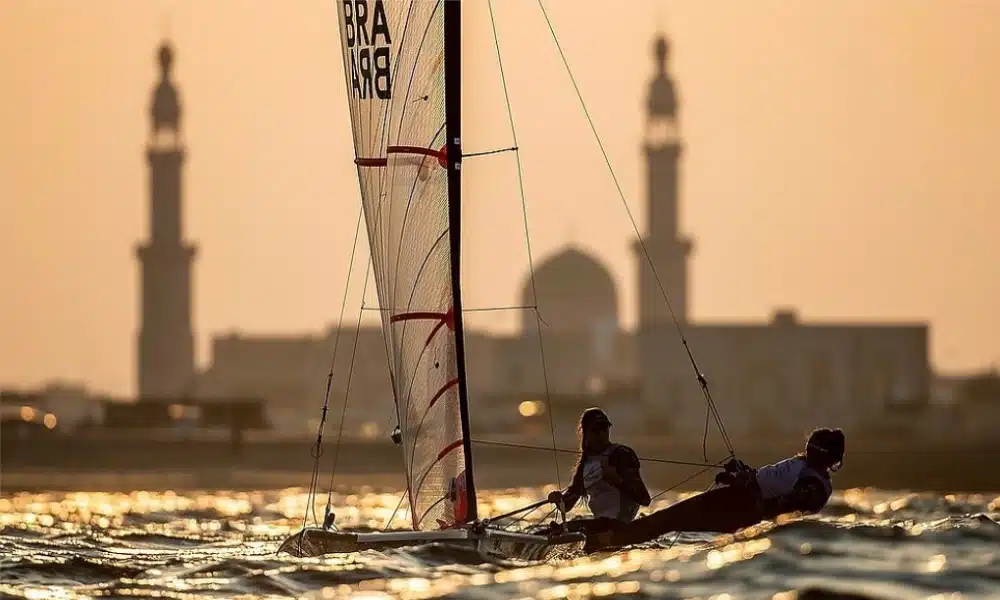 Joana Gonçalvez e Luisa Madureira, Gabriela Vassel e Larissa Oliveira, Roberto Cardoso e Julia Olivier são destaquedo Brasil no Mundial da Juventude de vela