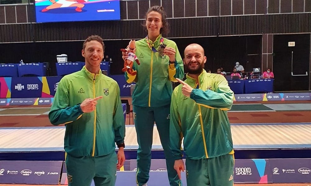 Victoria Vizeu É A Primeira Esgrimista Brasileira A Conquistar O Título Dos Jogos Pan-Americanos Júnior