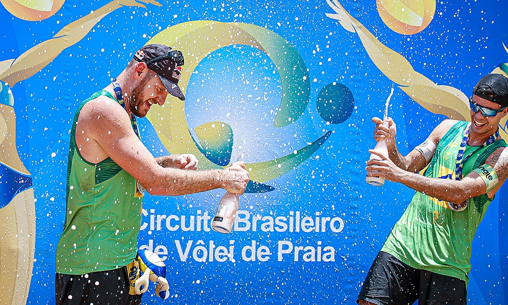 Alison e Guto Cuiabá primeiro título circuito brasileiro vôlei de praia