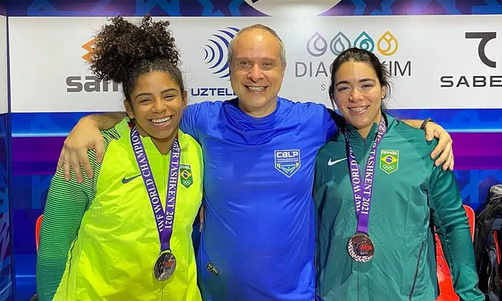Amanda Schott medalha de bronze arranco mundial de levantamento de peso