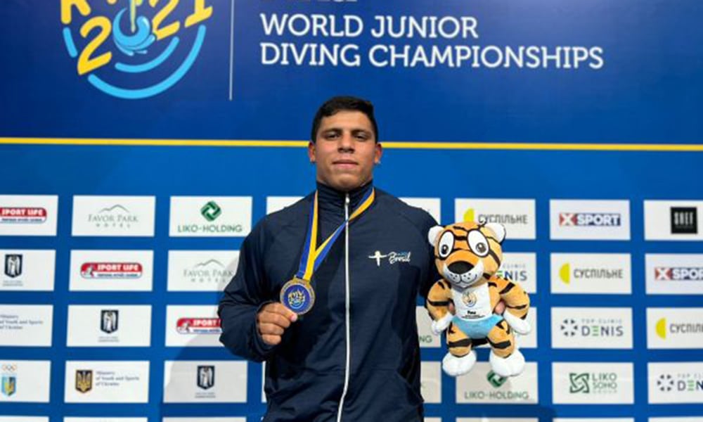 Kawan Pereira campeão mundial júnior saltos ornamentais trampolim 3m