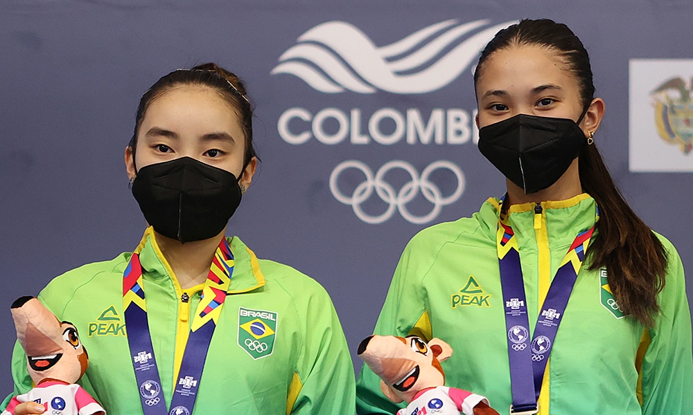 Giulia Takahashi Laura Watanabe prata duplas ouro equipes Cáli