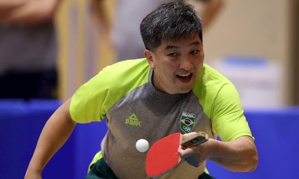 tênis de mesa Hugo Hoyama