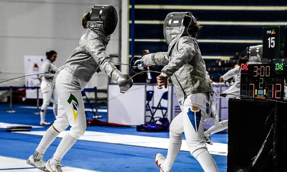 Luana Pekelman Isabela Carvalho na Copa do Mundo Júnior de sabre Copa do mundo de sabre de esgrima equipes Brasil bronze sabre feminino do Campeonato Pan-Americano de esgrima