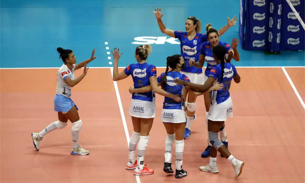 Minas e Maringá - Superliga Feminina de vôlei
