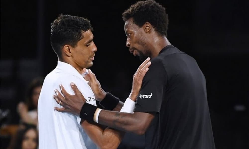 Thiago Monteiro vai às quartas após desistência e Marcelo Melo vence