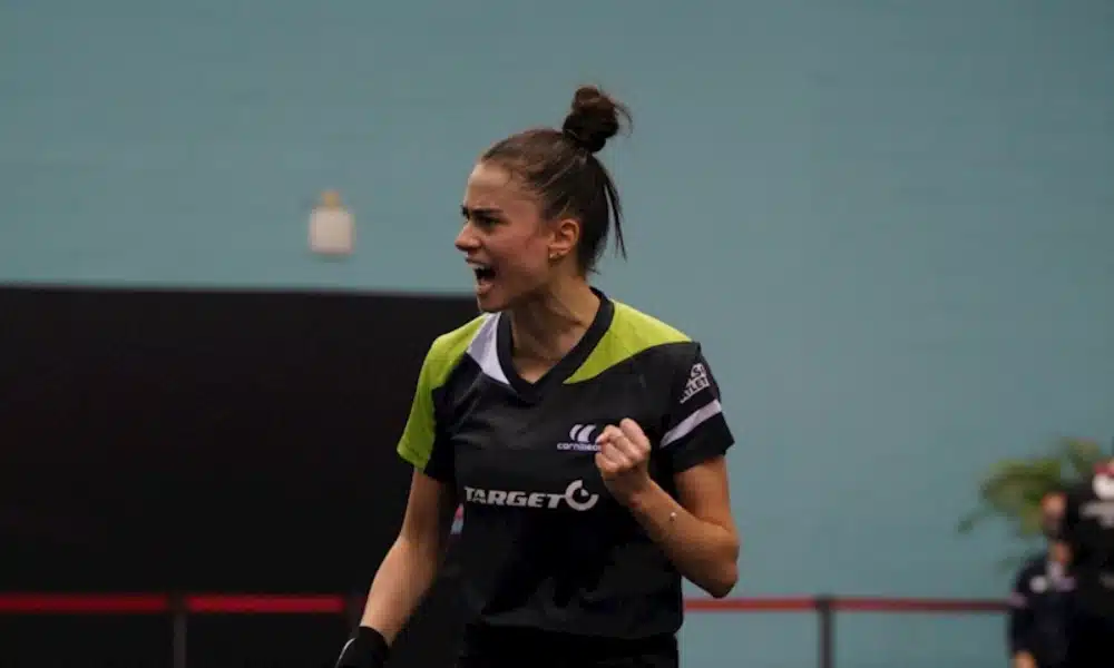 Bruna Takahashi vence partida em WTT Grand Smash Singapura tênis de mesa