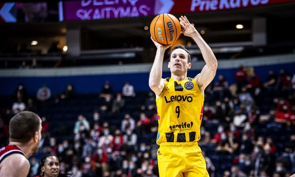 Marcelinho Huertas comandou o Tenerife rumo às quartas da Champions League de basquete