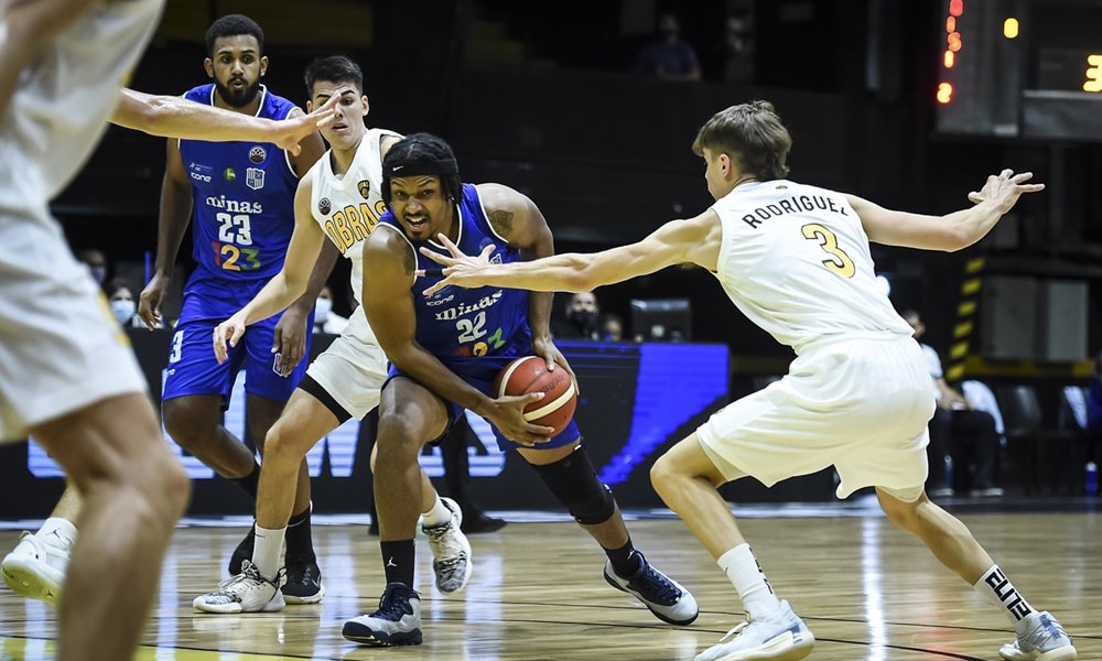 Shanquille Johnson foi o principal jogador do Minas na derrota para o Obras Sanitárias na Champions League Americas
