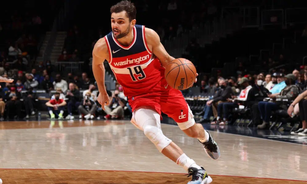 Raulzinho faz jogada individual pelo Wizards na NBA