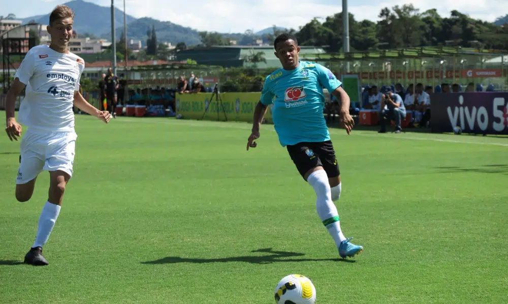 Seleção masculina de futebol sub-17 venceu o PSTC por 6 a 0 na Granja Comary