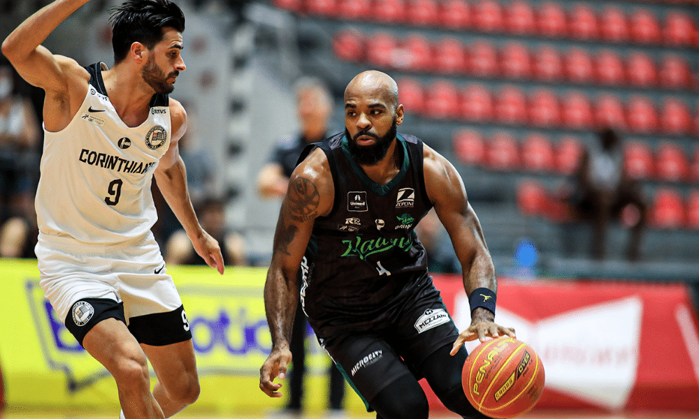 Corinthians e Bauru se enfrentaram no Wlamir Marques pelo NBB