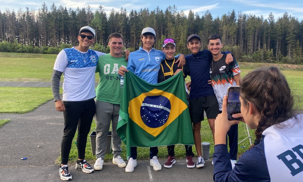 Equipe brasileira de fossa olímpica Copa do Mundo Júnior de tiro esportivo com Hussein Daruich