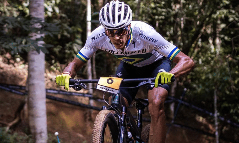 Gustavo Xavier em disputa na Copa do Mundo de Ciclismo MTB