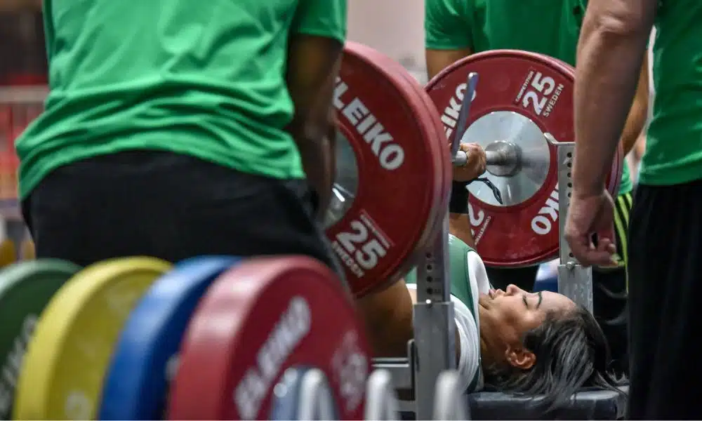 Enquanto recebe o Internacional de parabdminton, CT Paralímpico sedia Brasileiro de halterofilismo