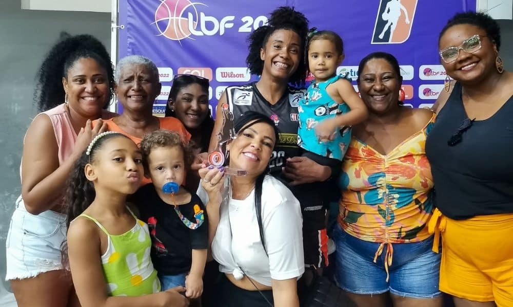 Thayná faz 46 pontos e quebra recorde histórico de Iziane na LBF