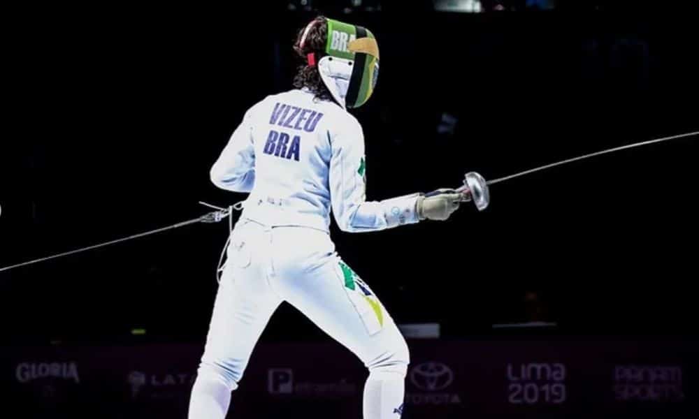 Victoria Vizeu ganhou medalha de ouro na espada feminino no Torneio Nacional Cidade De Belo Horizonte