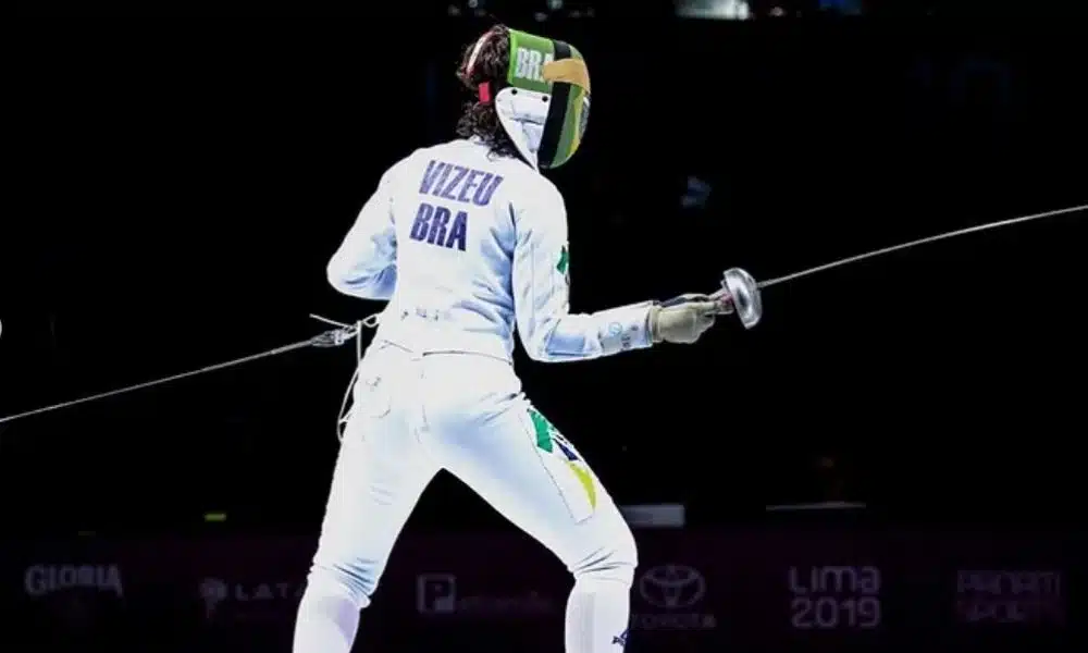 Victoria Vizeu ganhou medalha de ouro na espada feminino no Torneio Nacional Cidade De Belo Horizonte
