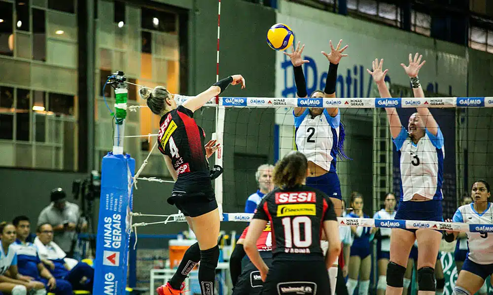 Suelle vôlei bauru sesi vôlei bauru regatas lima sul-americano de clubes vôlei feminino medalha de bronze