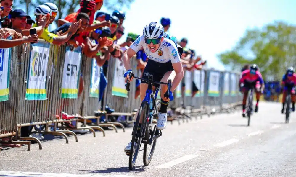 Aline Cavaglieri campeã da prova de resistência do Campeonato brasileiro de ciclismo estrada