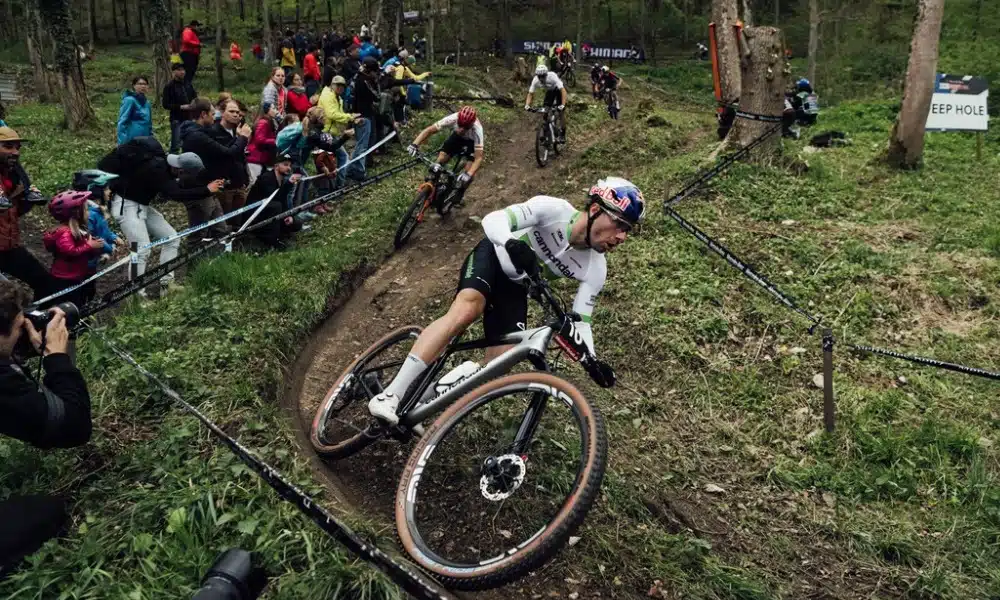 Henrique Avancini Copa do Mundo de MTB Leogang snowshoe Cross-Country Olímpico Mundial de Mountain bike Raiza Goulão