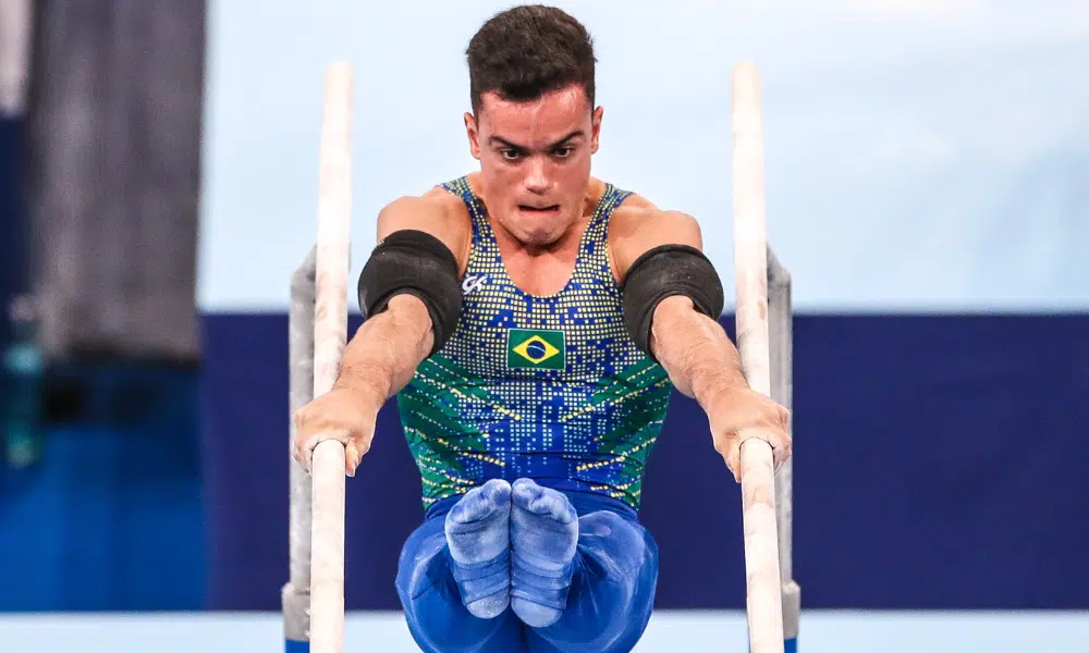 Caio Souza disputando Copa do Mundo de ginástica artística