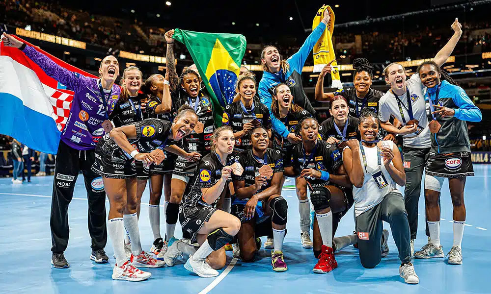 Bruna de Paula e Adriana de Castro bronze na Champions de handebol