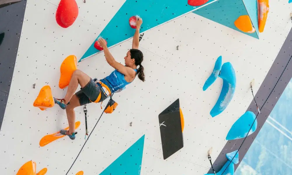 Bianca Castro lead Copa do Mundo de escalada esportiva santiago 2023