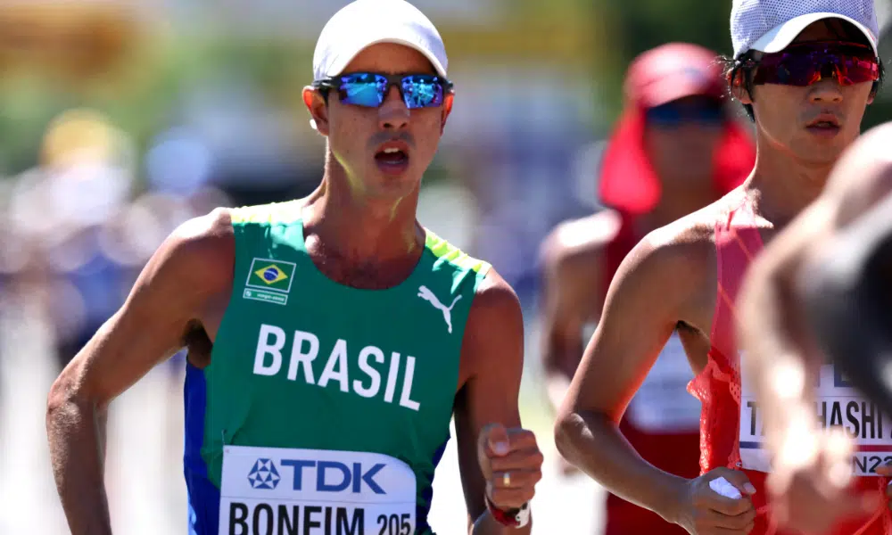 Caio Bonfim marcha atlética Mundial de atletismo enquanto faz índice para Paris 2024