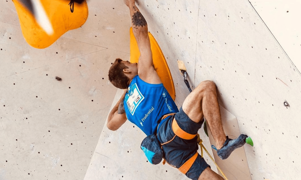 Brasileiro Felipe Ho lead Copa do Mundo de escalada esportiva Boulder Masculino