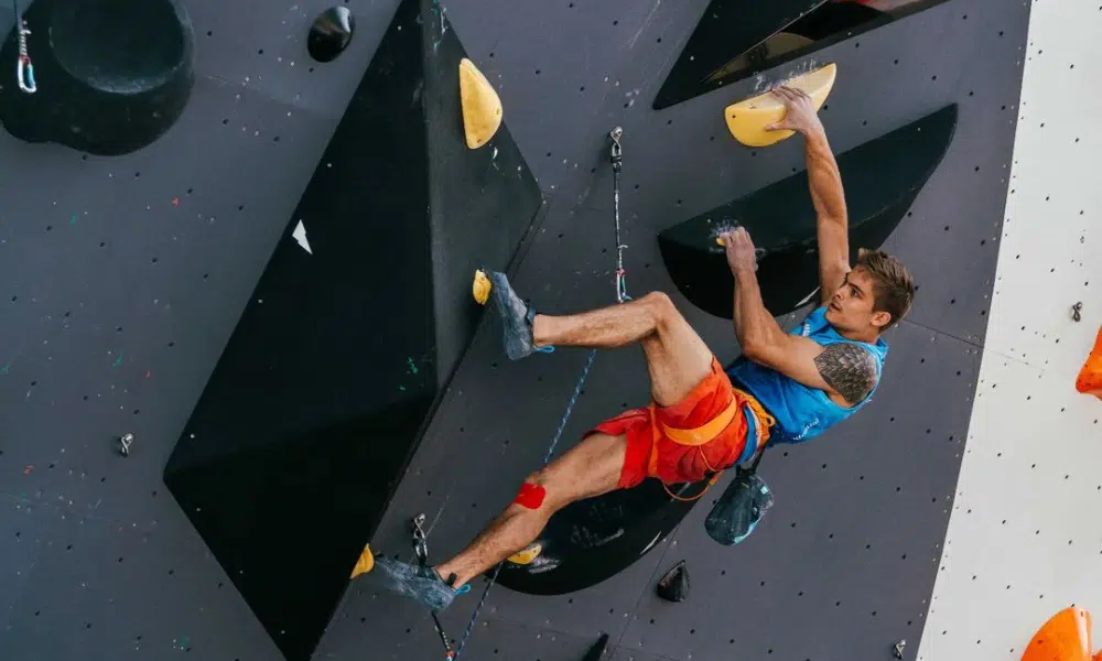Felipe Ho no lead da Copa do Mundo de escalada esportiva